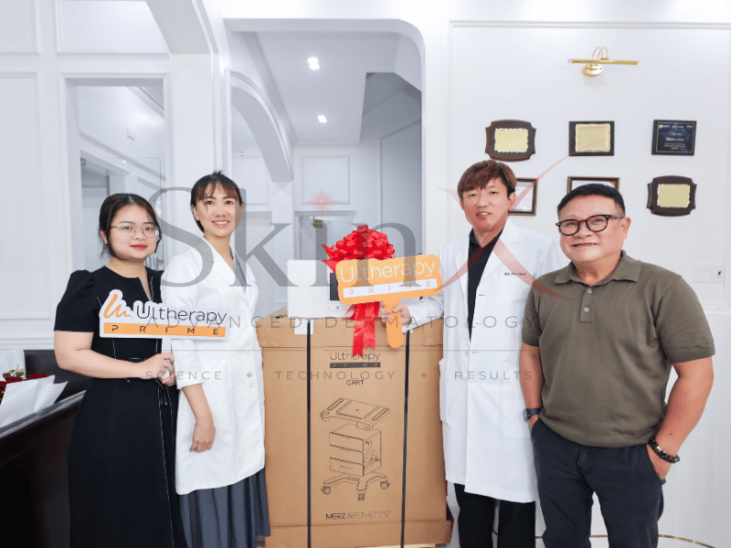 Buổi nhận máy diễn trong không khí hào hứng của tất cả mọi thành viên tại SkinX